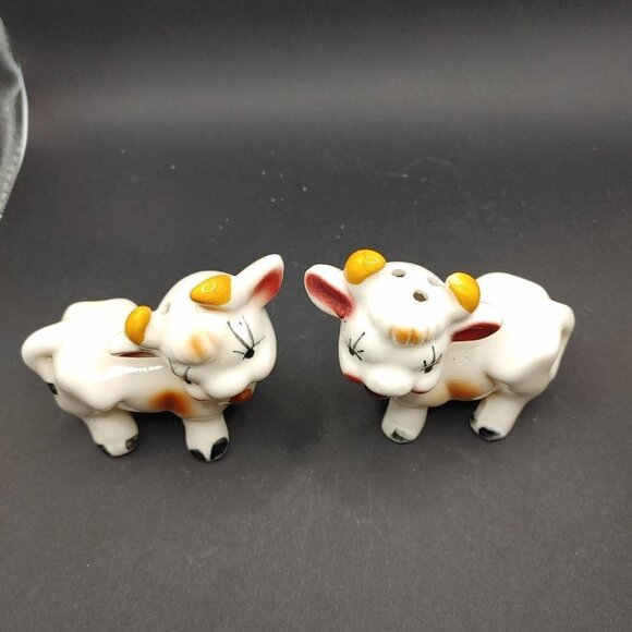 Vintage Porcelain Figure Set 3 Pieces Salt, and Pepper Spreader Milk Jug - Picture 7 of 11